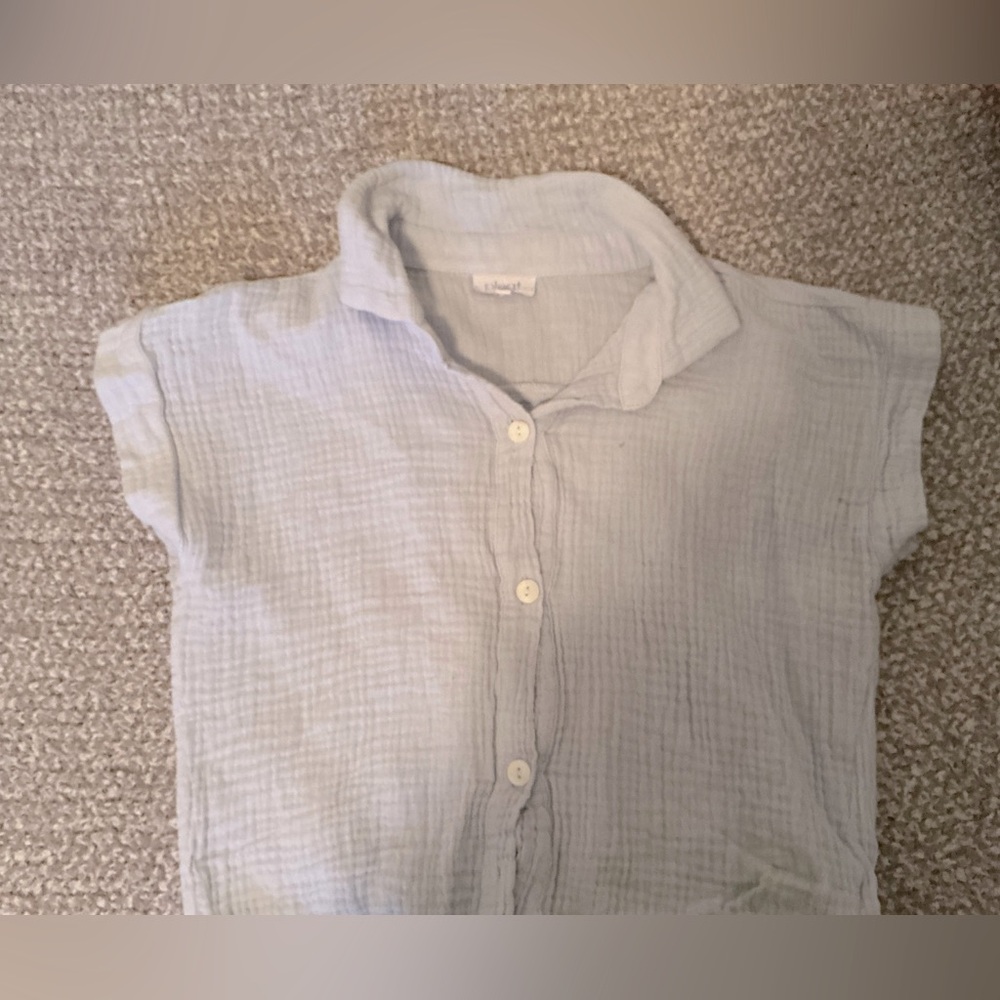 Cute “pleat” top! 8-10/tied up bottom!
